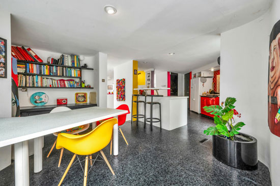 1970s David Shelley modern house in Ravenshead, Nottinghamshire