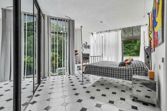 1970s David Shelley modern house in Ravenshead, Nottinghamshire