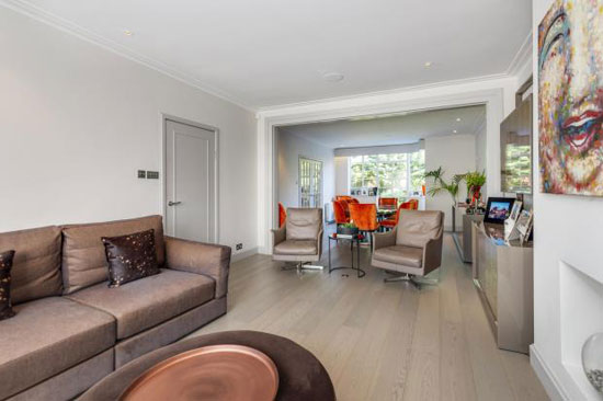 1930s grade II-listed art deco property in Lytton Close, London N2