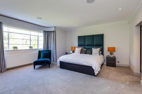 1930s grade II-listed art deco property in Lytton Close, London N2