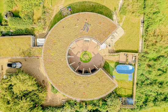 Grand Designs Roundhouse in Deanshanger, Buckinghamshire