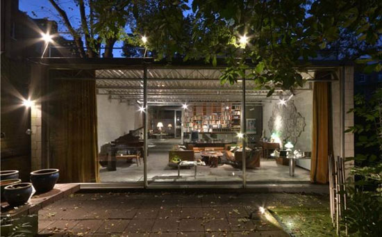 17. 1960s Norman Foster and Michael and Patty Hopkins coach house conversion in London NW3