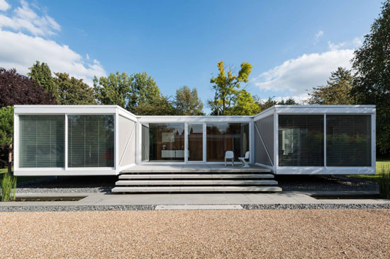 25. 1960s Foggo and Thomas-designed modernist property in Holyport, Berkshire