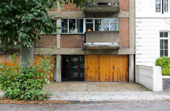 26. 1950s Erno Goldfinger-designed modernist apartment in Primrose Hill, London NW1