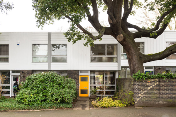 26. Span House: 1960s Eric Lyons-designed property on the Cator Estate, Blackheath, London SE3