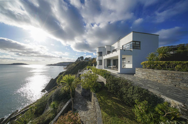 3. 1930s Gradna House coastal art deco property near Looe, Cornwall