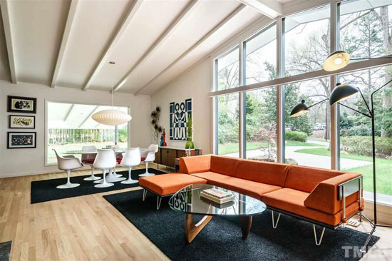 48. 1950s midcentury modern: Four-bedroom property in Raleigh, North Carolina, USA