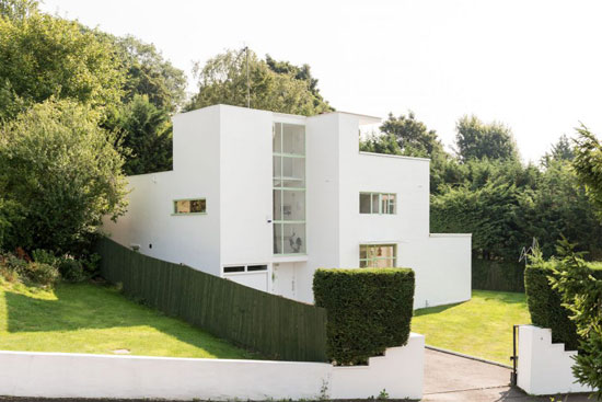 1930s Connell and Ward-designed First Sun House modernist property in Amersham, Buckinghamshire