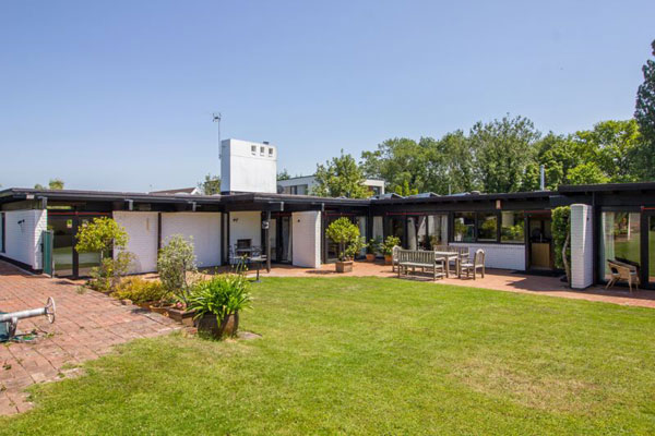 8. 1960s Hird and Brooks midcentury modern house in Penarth, Vale of Glamorgan