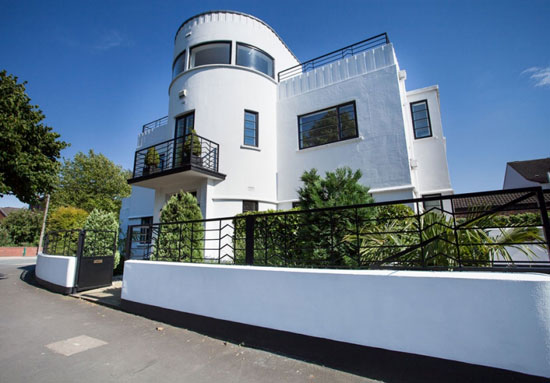 1930s Blenkinsopp and Scratchard-designed art deco property in Castleford, Yorkshire