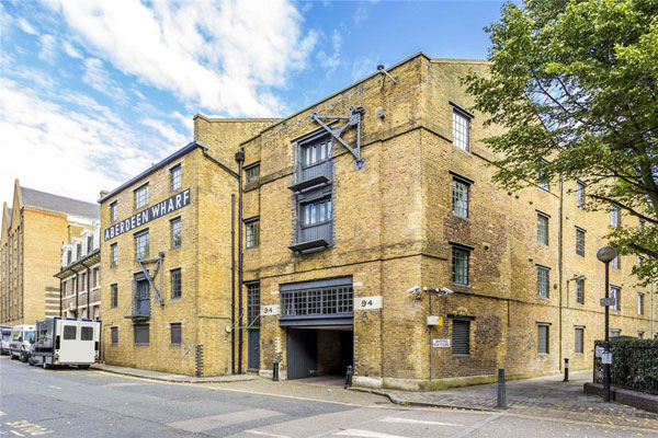 Apartment in the Aberdeen Wharf warehouse conversion, London E1W