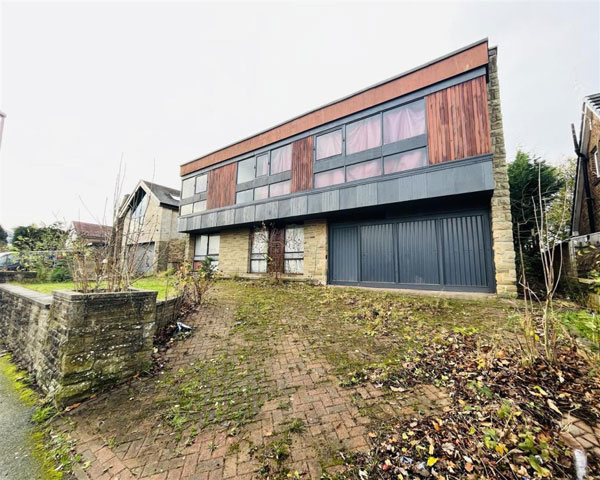 1960s modern renovation project in Almondbury, West Yorkshire