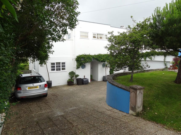 1930s art deco property in Ovingdean, Brighton, East Sussex