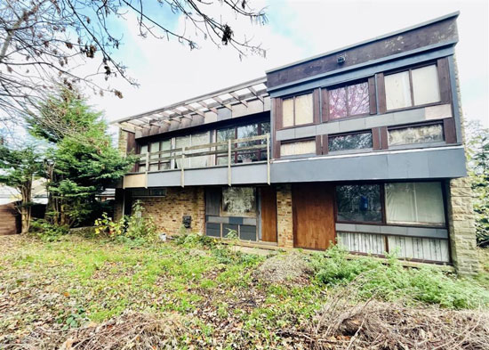 1960s modern renovation project in Almondbury, West Yorkshire