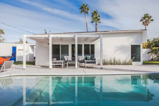 Airbnb find: 1950s midcentury modern Alexander property in Palm Springs, California, USA