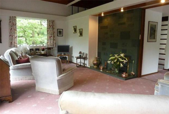 1960s Arthur Quarmby-designed modernist property in Almondbury, Huddersfield, West Yorkshire