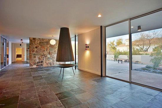1950s Alfred Newman Beadle-designed midcentury modern property in Paradise Valley, Arizona, USA