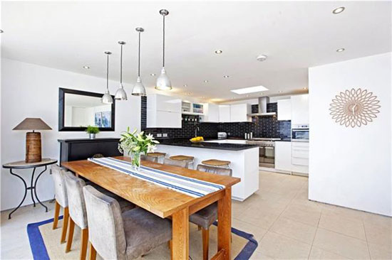 1930s Connell and Ward-designed Second Sun House in Amersham, Buckinghamshire