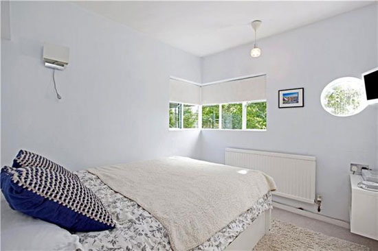 1930s Connell and Ward-designed Second Sun House in Amersham, Buckinghamshire