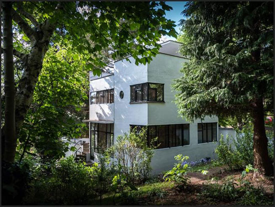 1930s grade II-listed modernism: Amyas Connell and Basil Ward-designed Third Sunhouse in Amersham, Buckinghamshire