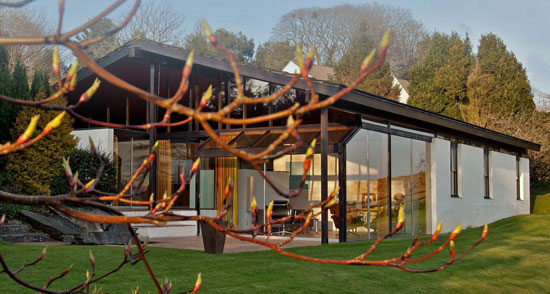 Holiday let: 1970s Peter Aldington-designed Anderton House in Goodleigh, Devon