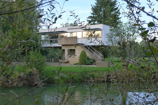 1960s Andre Maisonnier-designed modernist property in Val de Saone, central France