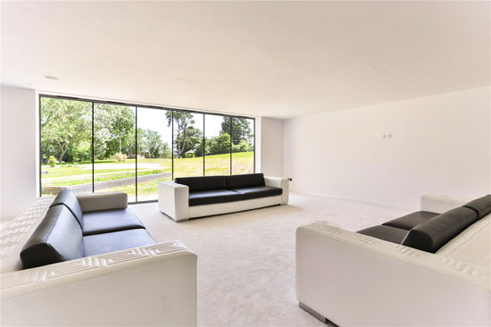 Contemporary modernist property in Andoversford, Gloucestershire