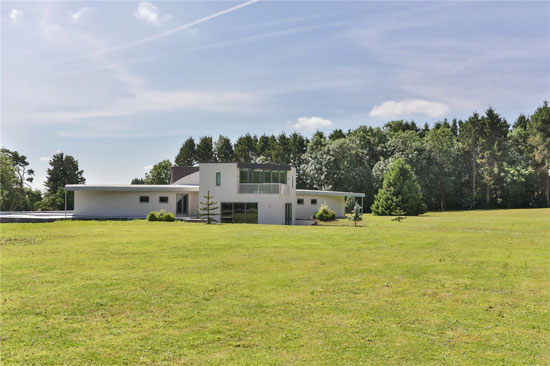 Contemporary modernist property in Andoversford, Gloucestershire