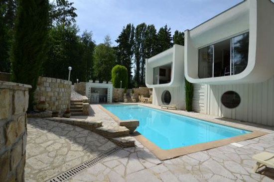 1960s Paul Andreu-designed modernist property in Seine-et-Marne, Ile-de-France, France