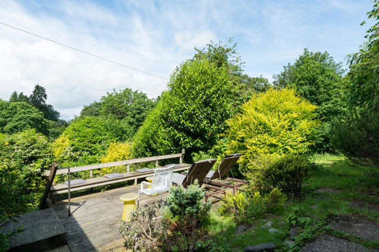 1960s Murray, Ward & Partners-designed modernist property in Arford, Hampshire