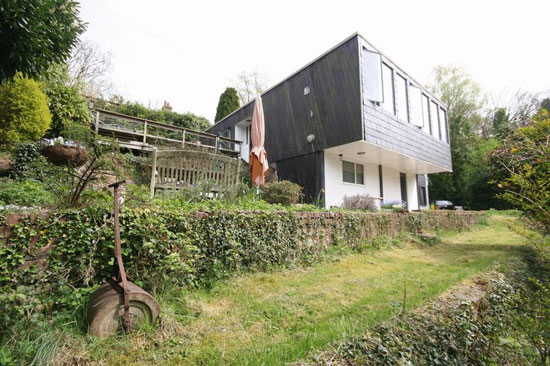 1960s Murray Ward-designed modernist property in Arford, Hampshire