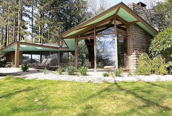 1950s four-bedroom midcentury modern property in Armonk, New York State, USA