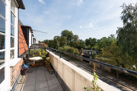 Apartment in the 1930s Howes and Jackman-designed art deco Clissold Court, London N4