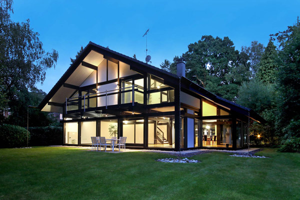 Modernist Huf Haus property in Ascot, Berkshire