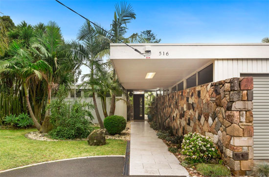 1960s midcentury modern property in Park Orchards, Victoria, Australia