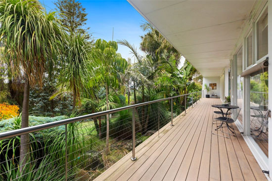 1960s midcentury modern property in Park Orchards, Victoria, Australia