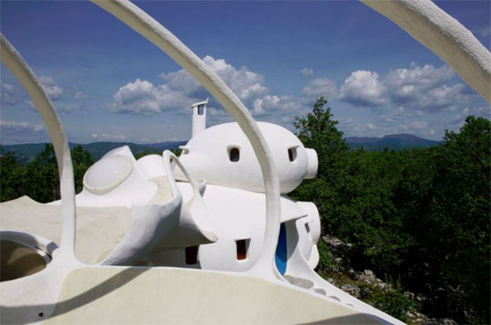 Claude Hausermann-Costy’s Bubble House in Uzes, Gard, France
