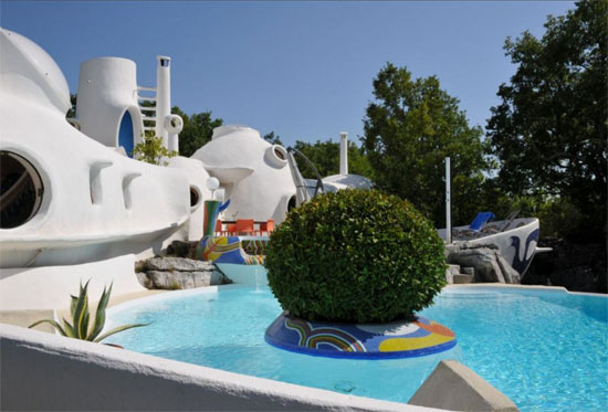 Claude Hausermann-Costy’s Bubble House in Uzes, Gard, France