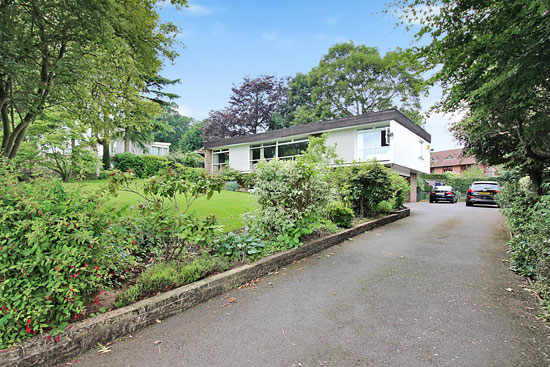 1960s modernist property in Bramcote, Nottinghamshire