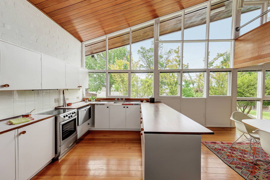 1950s modernism: Robin Boyd-designed Blott House in Chirnside Park, near Melbourne, Australia