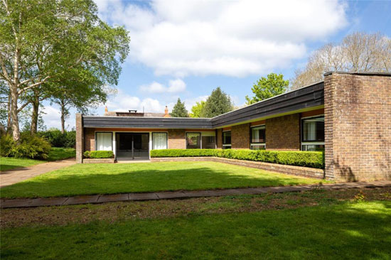 1970s modern house in Scaldwell, Northamptonshire