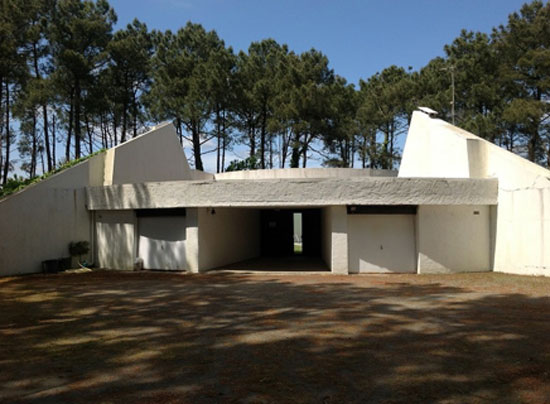 1970s Roger Le Flanchec-designed modernist property in Baden, Brittany in north west France