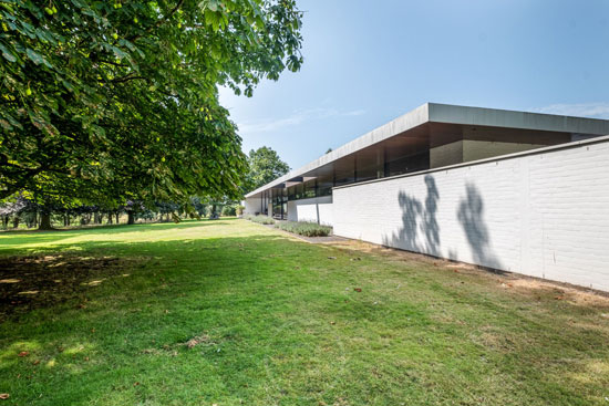 1960s Konstrukto modern house in Tielt, Belgium