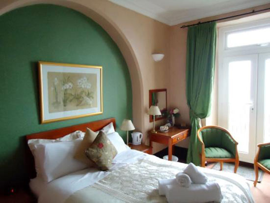 11 bedroom art deco-style hotel in Barmouth, Gwynedd, North Wales