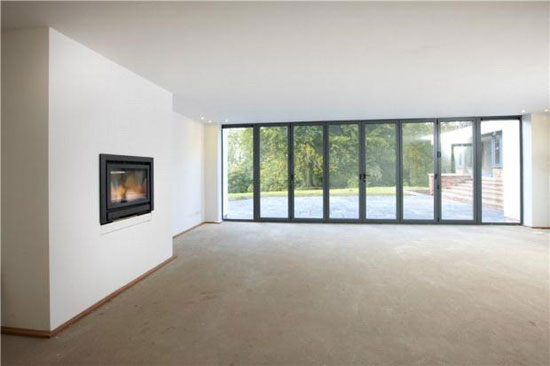 bar5 1960s grade II-listed Debden Hollow modernist property in Barford, near Warwick, Warwickshire