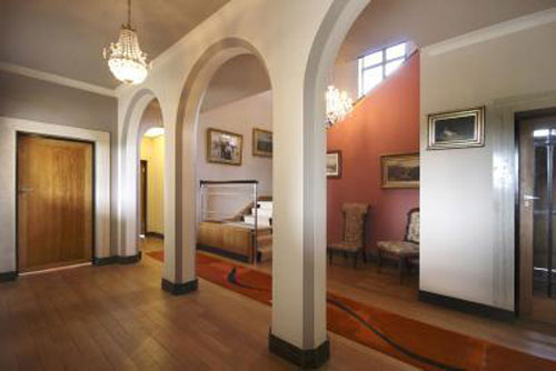 bart2 Five-bedroomed 1930s art deco house in Barton on Sea, Hampshire