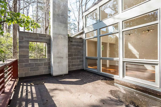1940 modernism: Bauhaus-inspired property in Atlanta, Georgia, USA