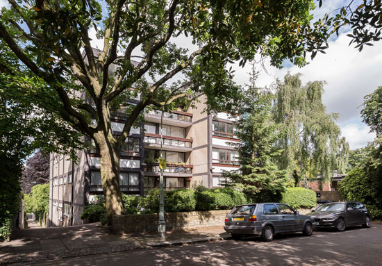 Two-bedroom apartment in the 1960s Copper Beech building, London N6