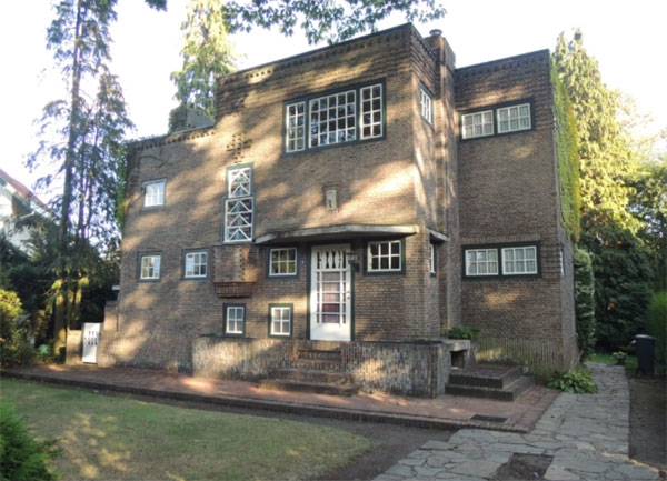 1920s Eduard Van Steenbergen modernist time capsule in Kapellen, Belgium