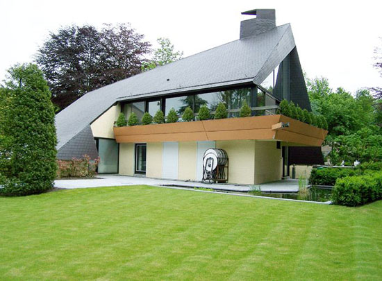 bel2 1970s midcentury five bedroom house in Hertsberge, West Flanders, Belgium